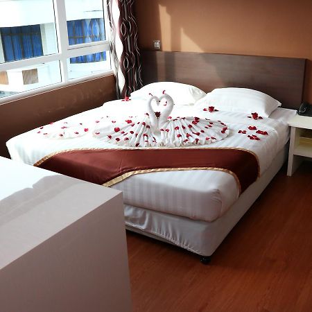 Beauty Land Hotel Янгон Экстерьер фото