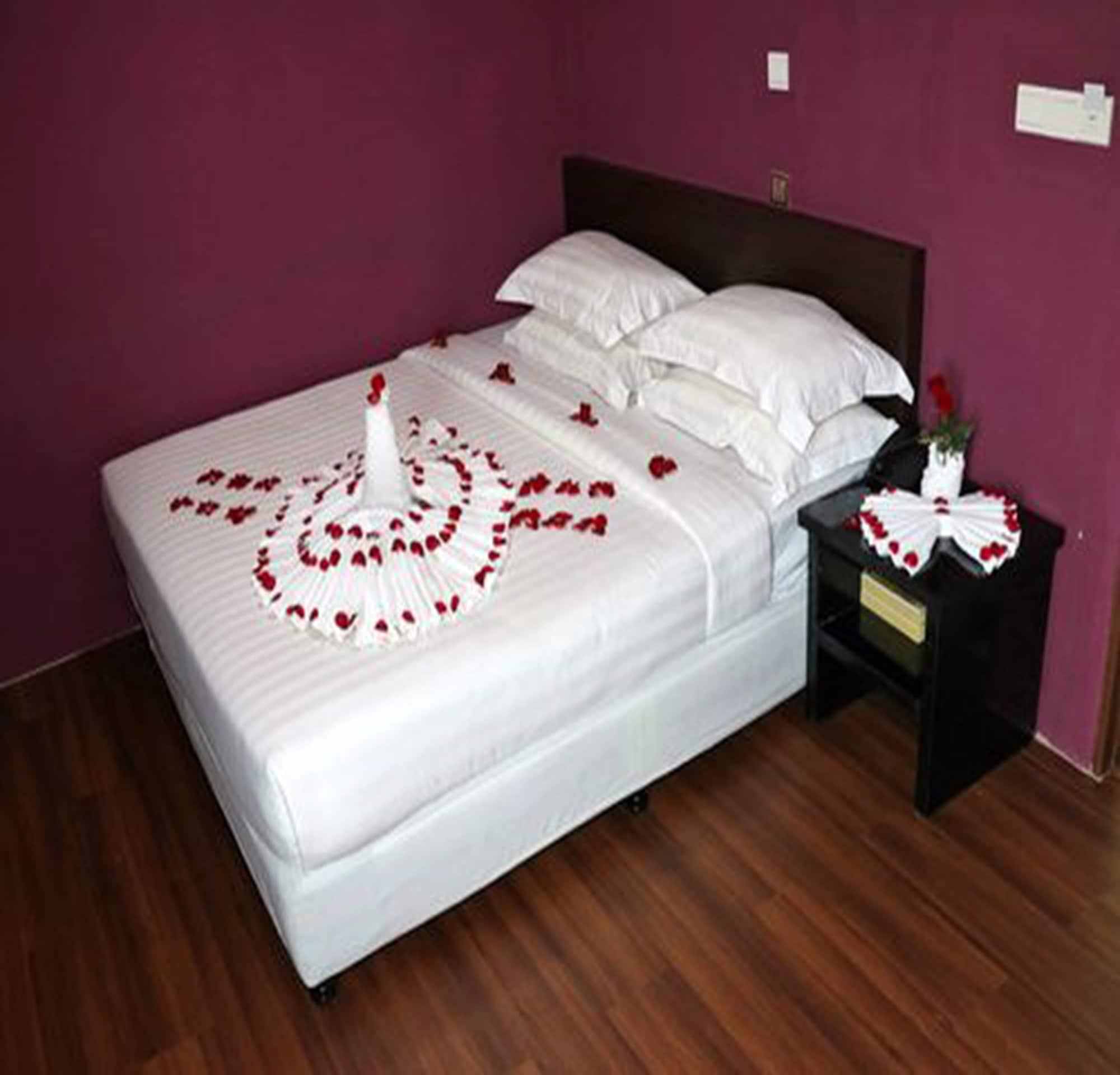 Beauty Land Hotel Янгон Экстерьер фото