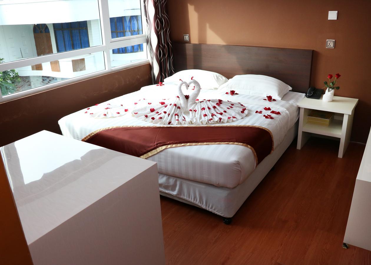 Beauty Land Hotel Янгон Экстерьер фото